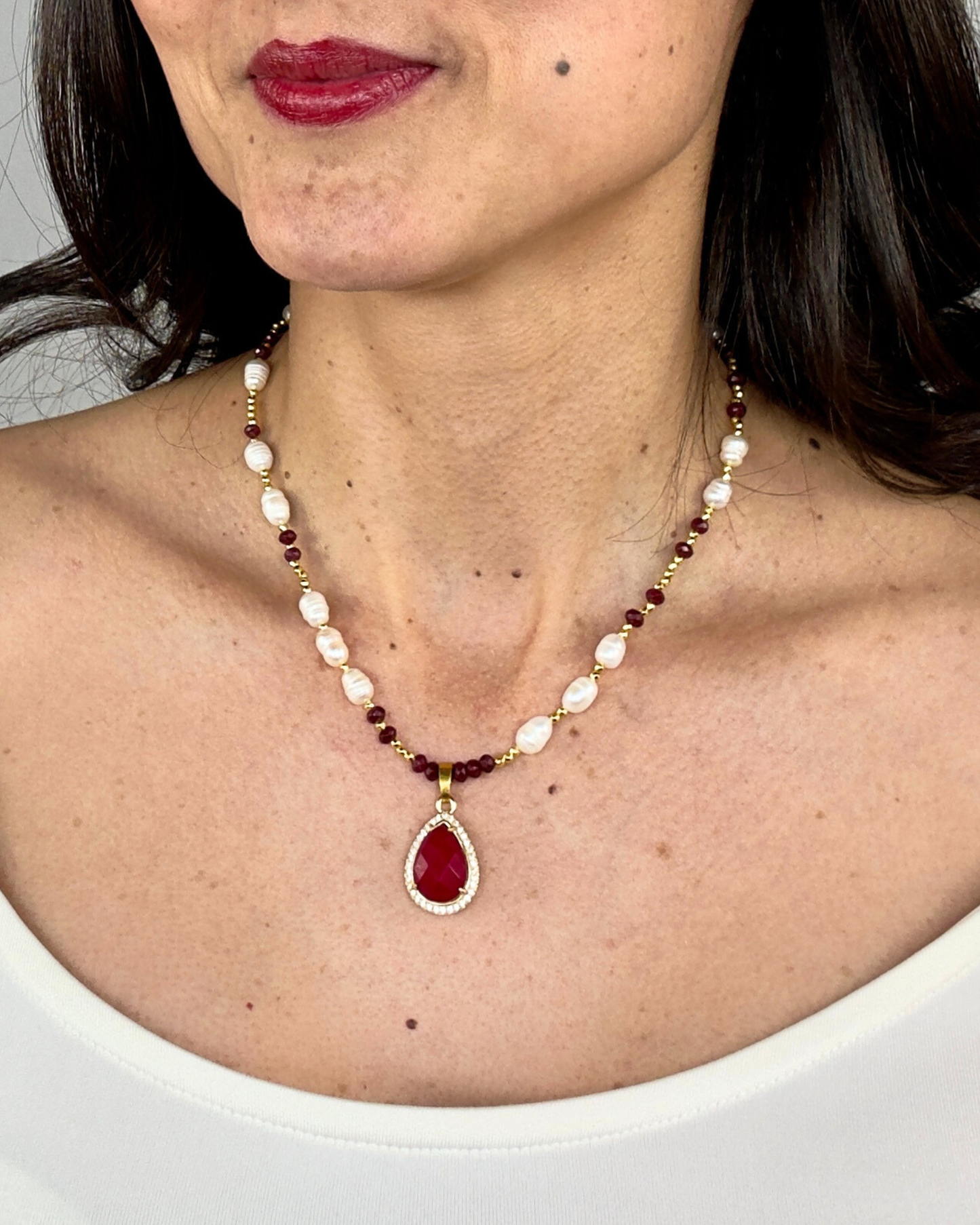 Collar Luz Esencial - Jade Rojo