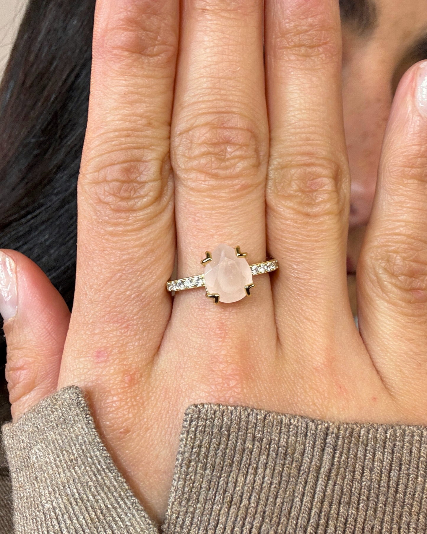 Anillo Intención - Cuarzo Rosa