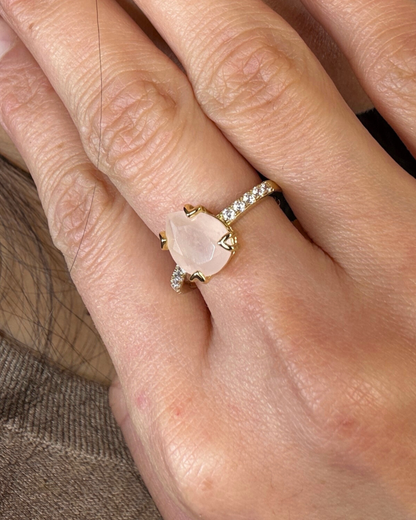 Anillo Intención - Cuarzo Rosa