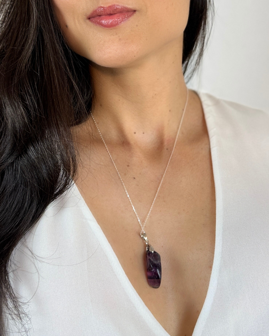 Collar Mente Silenciosa - Fluorita Morada